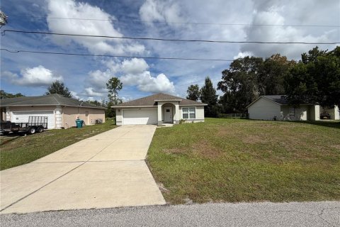 House in Deltona, Florida 3 bedrooms, 140 sq.m. № 2408564 - photo 2