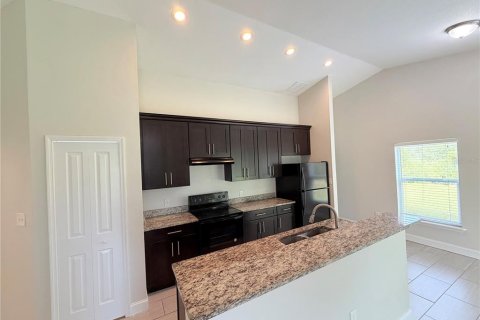 House in Deltona, Florida 3 bedrooms, 140 sq.m. № 2408564 - photo 7