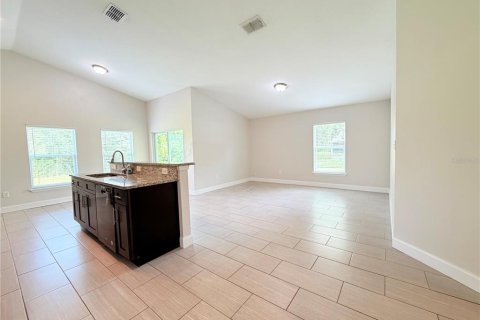 House in Deltona, Florida 3 bedrooms, 140 sq.m. № 2408564 - photo 6