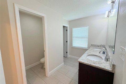 House in Deltona, Florida 3 bedrooms, 140 sq.m. № 2408564 - photo 14