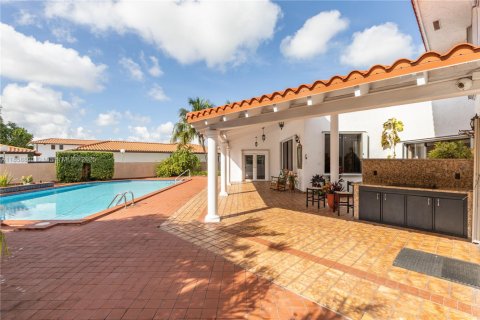 House in Miami, Florida 5 bedrooms, 448.72 sq.m. № 1890205 - photo 22