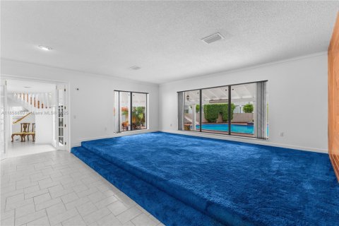 House in Miami, Florida 5 bedrooms, 448.72 sq.m. № 1890205 - photo 29