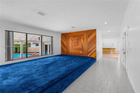House in Miami, Florida 5 bedrooms, 448.72 sq.m. № 1890205 - photo 28