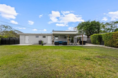 Casa en venta en Miami, Florida, 3 dormitorios, 104.24 m2 № 2000563 - foto 23