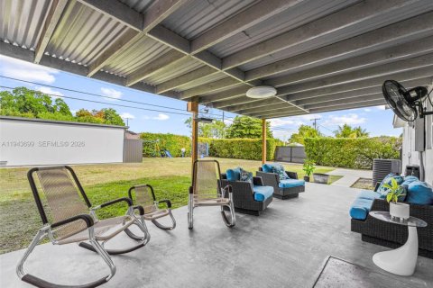 Casa en venta en Miami, Florida, 3 dormitorios, 104.24 m2 № 2000563 - foto 16