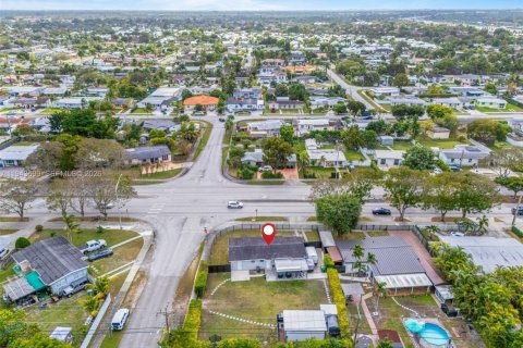 Casa en venta en Miami, Florida, 3 dormitorios, 104.24 m2 № 2000563 - foto 30