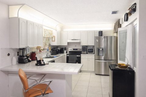 Adosado en venta en Miami, Florida, 3 dormitorios, 162.02 m2 № 2023921 - foto 9