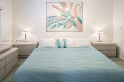 Adosado en venta en Miami, Florida, 3 dormitorios, 162.02 m2 № 2023921 - foto 10