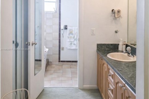 Adosado en venta en Miami, Florida, 3 dormitorios, 162.02 m2 № 2023921 - foto 13