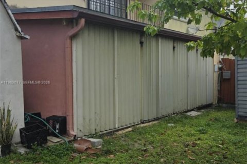 Adosado en venta en Miami, Florida, 3 dormitorios, 162.02 m2 № 2023921 - foto 19