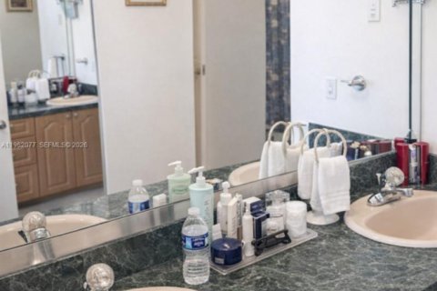 Adosado en venta en Miami, Florida, 3 dormitorios, 162.02 m2 № 2023921 - foto 12