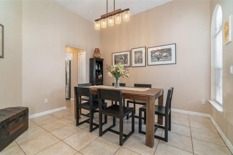Casa en venta en Lake Mary, Florida, 4 dormitorios, 206.52 m2 № 1909614 - foto 4