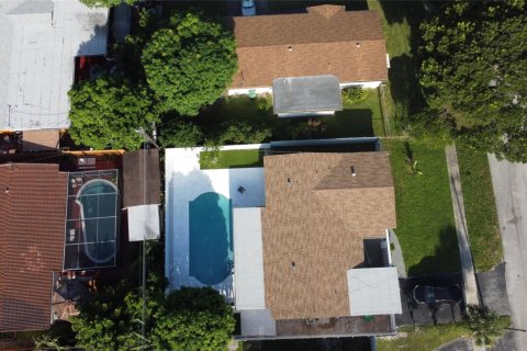 House in Lauderhill, Florida 3 bedrooms, 185.34 sq.m. № 1005394 - photo 1
