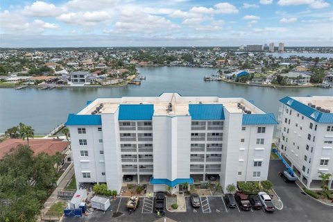 Condominio en venta en Saint Pete Beach, Florida, 2 dormitorios, 144 m2 № 1907500 - foto 4