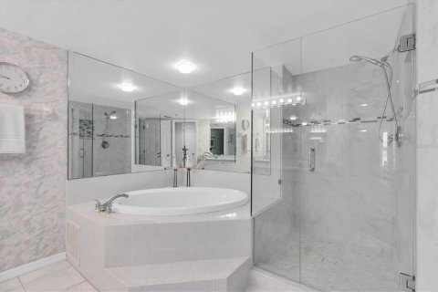 Condominio en venta en Saint Pete Beach, Florida, 2 dormitorios, 144 m2 № 1907500 - foto 17
