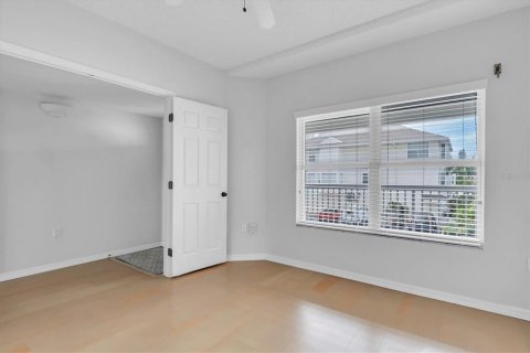 Condominio en venta en Saint Pete Beach, Florida, 2 dormitorios, 144 m2 № 1907500 - foto 13