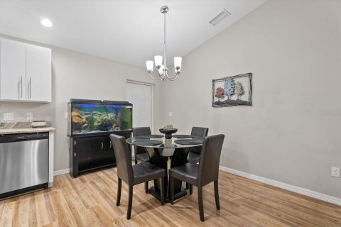 House in Arcadia, Florida 3 bedrooms, 130.34 sq.m. № 2215430 - photo 8