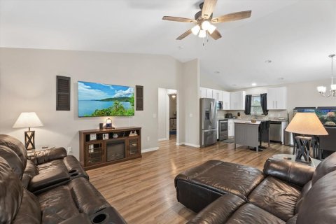 House in Arcadia, Florida 3 bedrooms, 130.34 sq.m. № 2215430 - photo 3