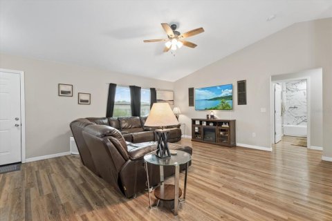 House in Arcadia, Florida 3 bedrooms, 130.34 sq.m. № 2215430 - photo 4