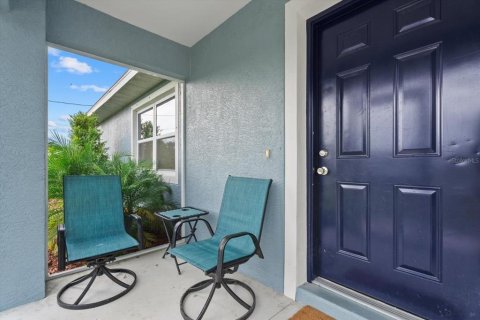 House in Arcadia, Florida 3 bedrooms, 130.34 sq.m. № 2215430 - photo 2