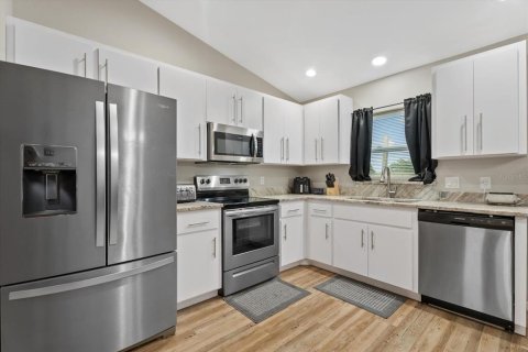 House in Arcadia, Florida 3 bedrooms, 130.34 sq.m. № 2215430 - photo 5