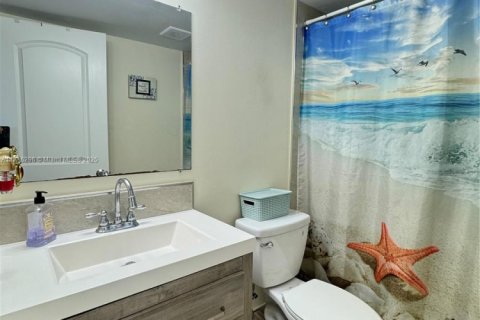 Copropriété à vendre à Pembroke Pines, Floride: 2 chambres, 88.54 m2 № 2089069 - photo 5