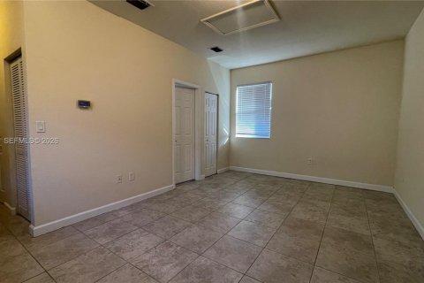 Immobilier commercial à louer à Miami, Floride: 46.45 m2 № 2009300 - photo 5