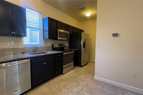 Immobilier commercial à louer à Miami, Floride: 46.45 m2 № 2009300 - photo 6