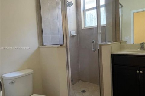 Immobilier commercial à louer à Miami, Floride: 46.45 m2 № 2009300 - photo 7