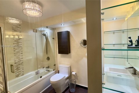 Condominio en alquiler en Sunny Isles Beach, Florida, 3 dormitorios, 143.44 m2 № 1980102 - foto 16