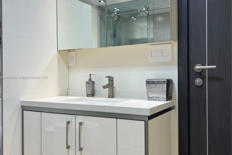 Condominio en alquiler en Sunny Isles Beach, Florida, 3 dormitorios, 143.44 m2 № 1980102 - foto 25