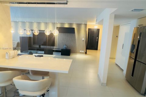 Condominio en alquiler en Sunny Isles Beach, Florida, 3 dormitorios, 143.44 m2 № 1980102 - foto 8