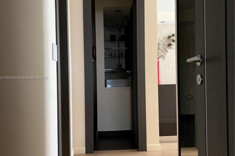 Condominio en alquiler en Sunny Isles Beach, Florida, 3 dormitorios, 143.44 m2 № 1980102 - foto 11