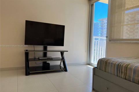 Condominio en alquiler en Sunny Isles Beach, Florida, 3 dormitorios, 143.44 m2 № 1980102 - foto 28