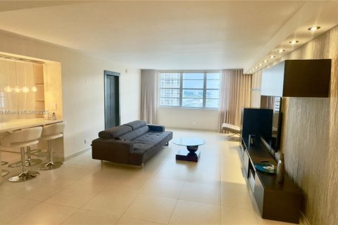 Condominio en alquiler en Sunny Isles Beach, Florida, 3 dormitorios, 143.44 m2 № 1980102 - foto 5