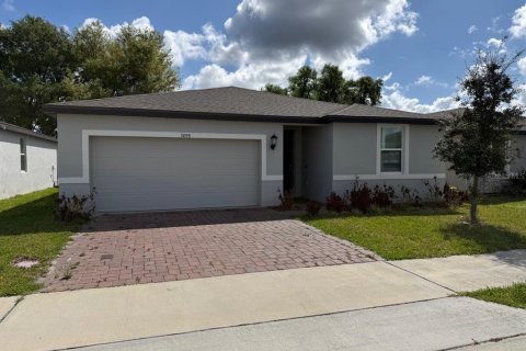 House in Winter Haven, Florida 3 bedrooms, 183.76 sq.m. № 2094836