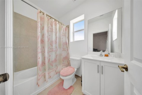 Adosado en venta en Homestead, Florida, 3 dormitorios, 123.37 m2 № 1781543 - foto 29