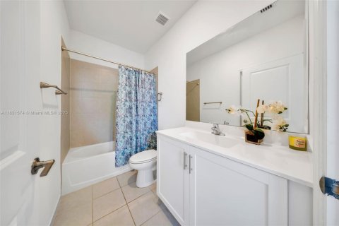 Adosado en venta en Homestead, Florida, 3 dormitorios, 123.37 m2 № 1781543 - foto 7