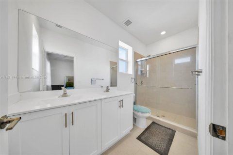 Adosado en venta en Homestead, Florida, 3 dormitorios, 123.37 m2 № 1781543 - foto 24