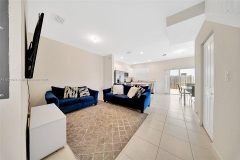 Adosado en venta en Homestead, Florida, 3 dormitorios, 123.37 m2 № 1781543 - foto 8