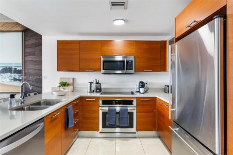 Condo in Miami, Florida, 2 bedrooms  № 1701611 - photo 7