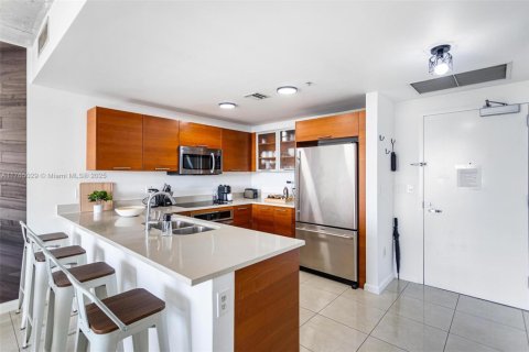 Condo in Miami, Florida, 2 bedrooms  № 1701611 - photo 9