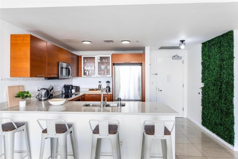 Condo in Miami, Florida, 2 bedrooms  № 1701611 - photo 10