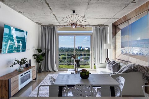Condo in Miami, Florida, 2 bedrooms  № 1701611 - photo 6