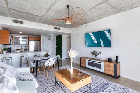 Condo in Miami, Florida, 2 bedrooms  № 1701611 - photo 5