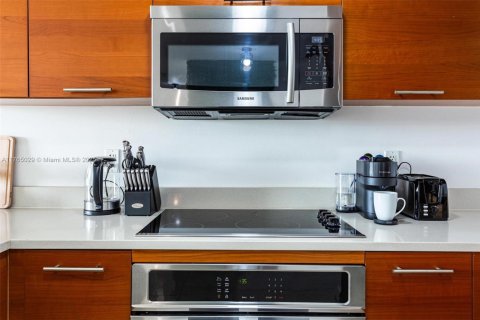 Condo in Miami, Florida, 2 bedrooms  № 1701611 - photo 8