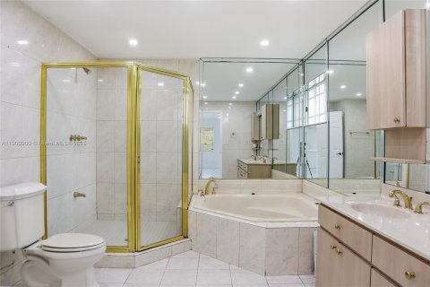 Снять в аренду виллу или дом в Катлер-Бей, Флорида 4 спальни, 257.34м2, № 1953005 - фото 13