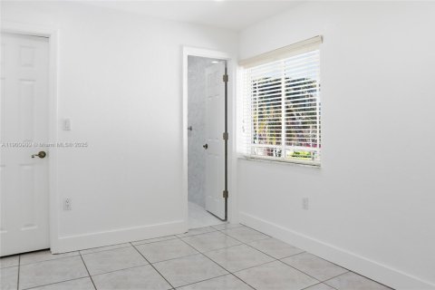 Снять в аренду виллу или дом в Катлер-Бей, Флорида 4 спальни, 257.34м2, № 1953005 - фото 10