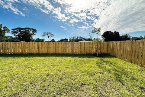 House in Miami, Florida 3 bedrooms, 150.87 sq.m. № 2086872 - photo 23
