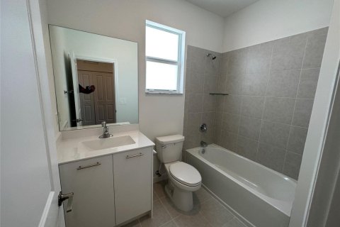 House in Miami, Florida 3 bedrooms, 150.87 sq.m. № 2086872 - photo 15